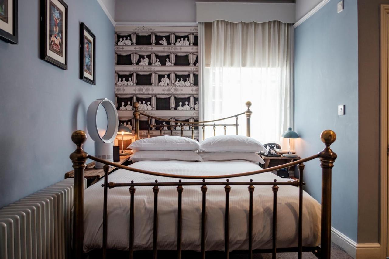 The Bull Hotel Bridport Ngoại thất bức ảnh