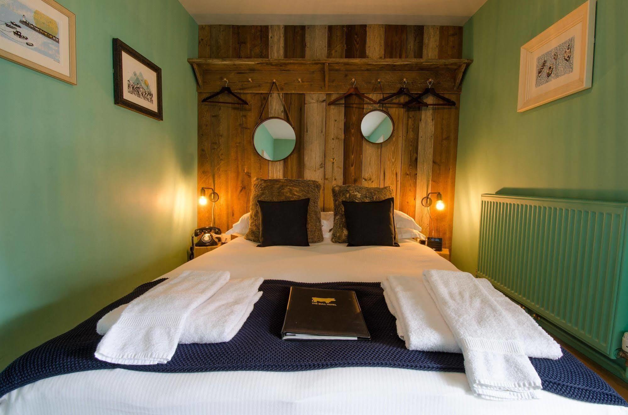 The Bull Hotel Bridport Ngoại thất bức ảnh